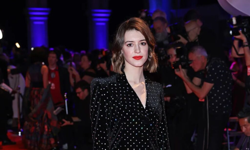 daisy-edgar-jones-biography