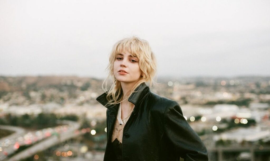 sophie-thatcher-biography