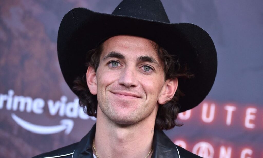 What is Alex Fine's net worth?