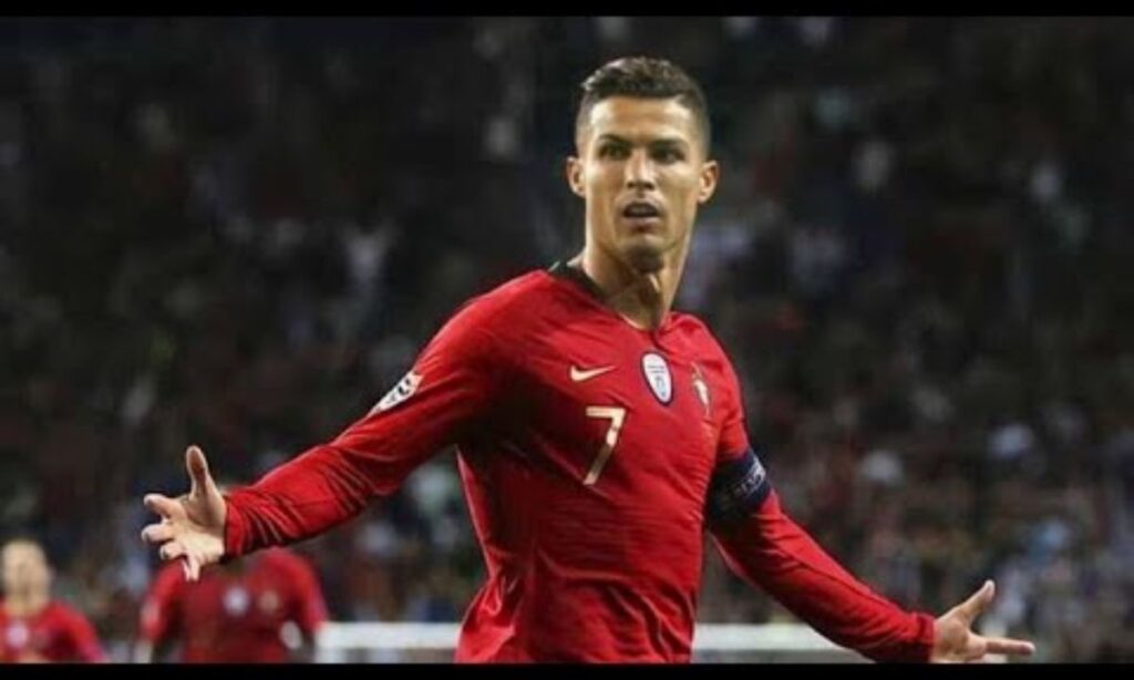 what-is-cristiano-ronaldos-net-worth-and-salary