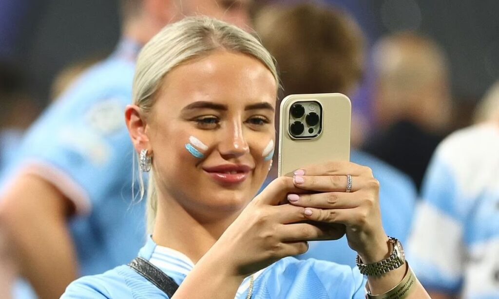 who-is-rebecca-cooke